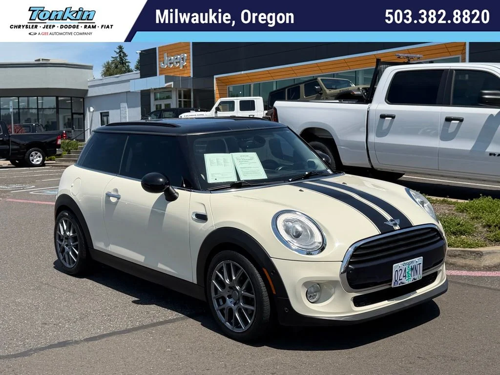 2018 MINI Cooper -'s photo