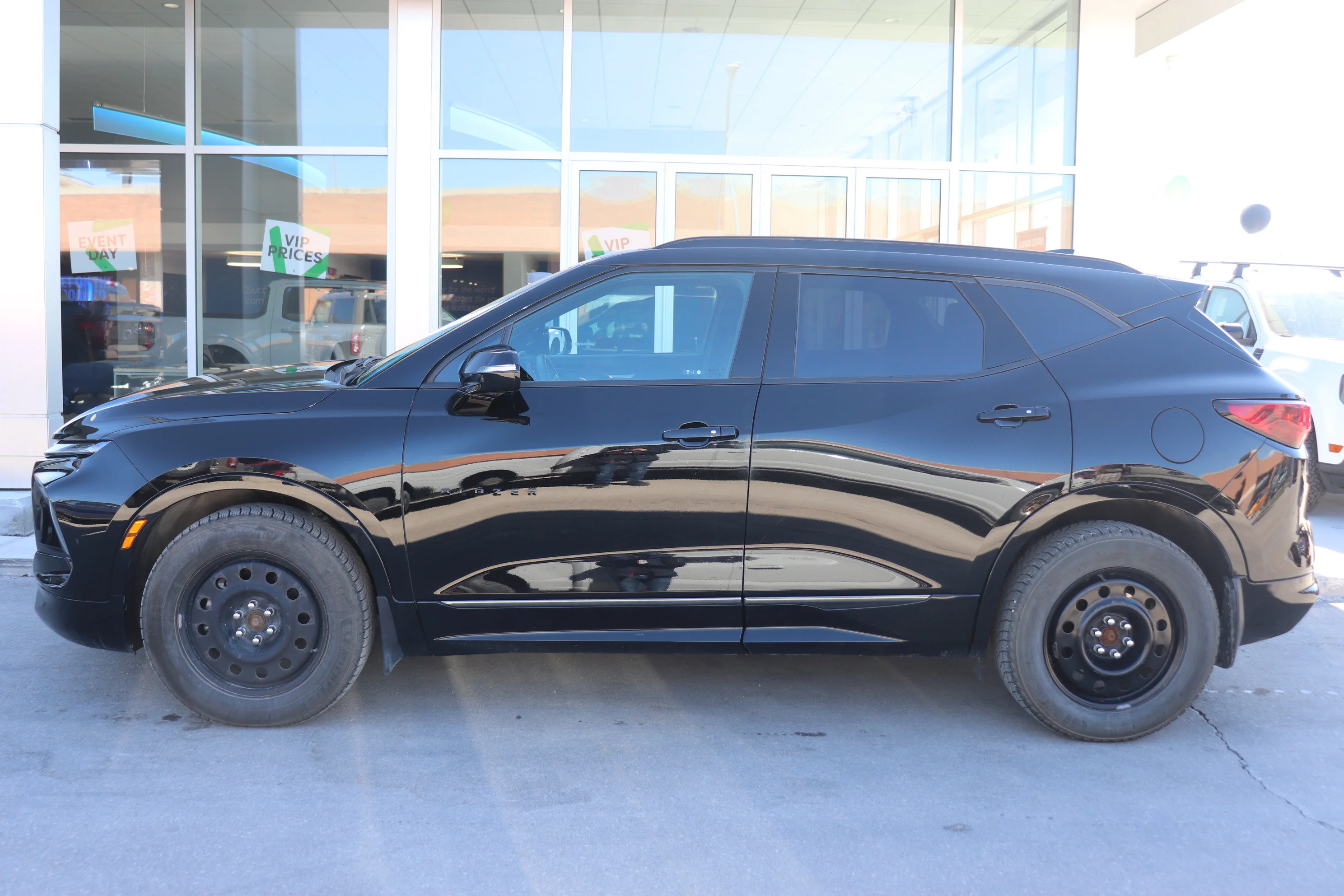 Used 2025  Chevrolet RS image 3