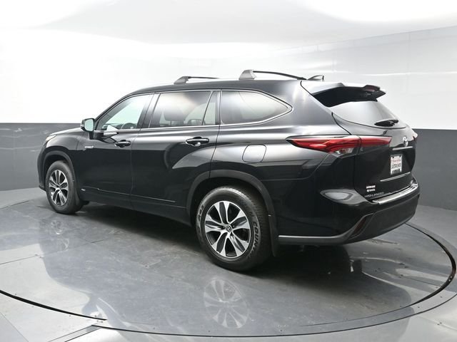 Used 2021 Black Toyota XLE image 5