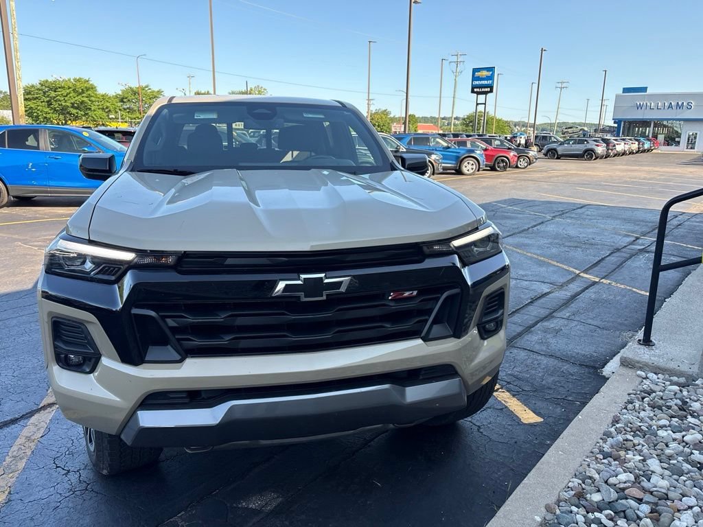 Used 2023 SAND DUNE METALLIC Chevrolet 4WD Z71 image 6