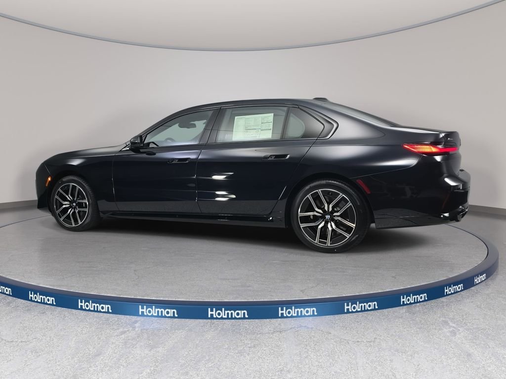 2026 BMW 7 Series 760i - Photo 7