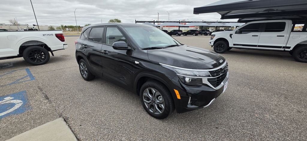Used 2026 Black Kia LX image 4