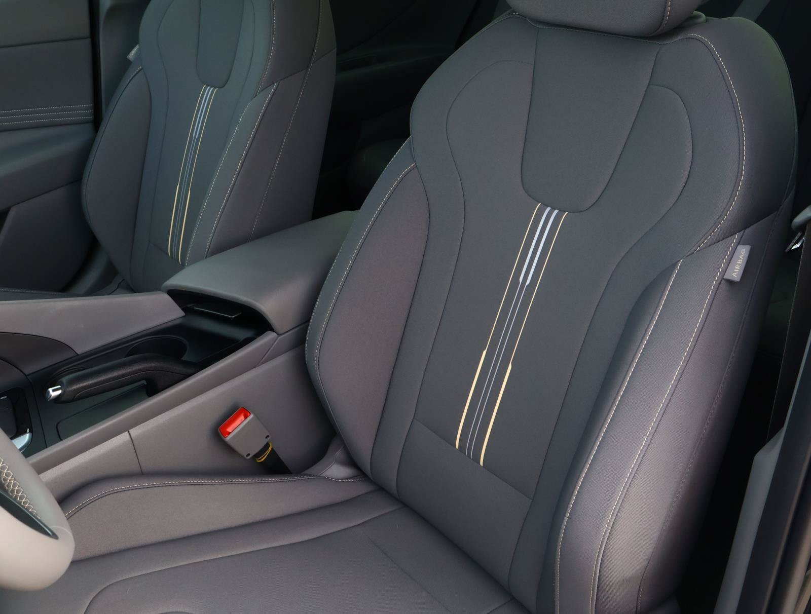 2026 Hyundai Elantra SEL Sport - Photo 12