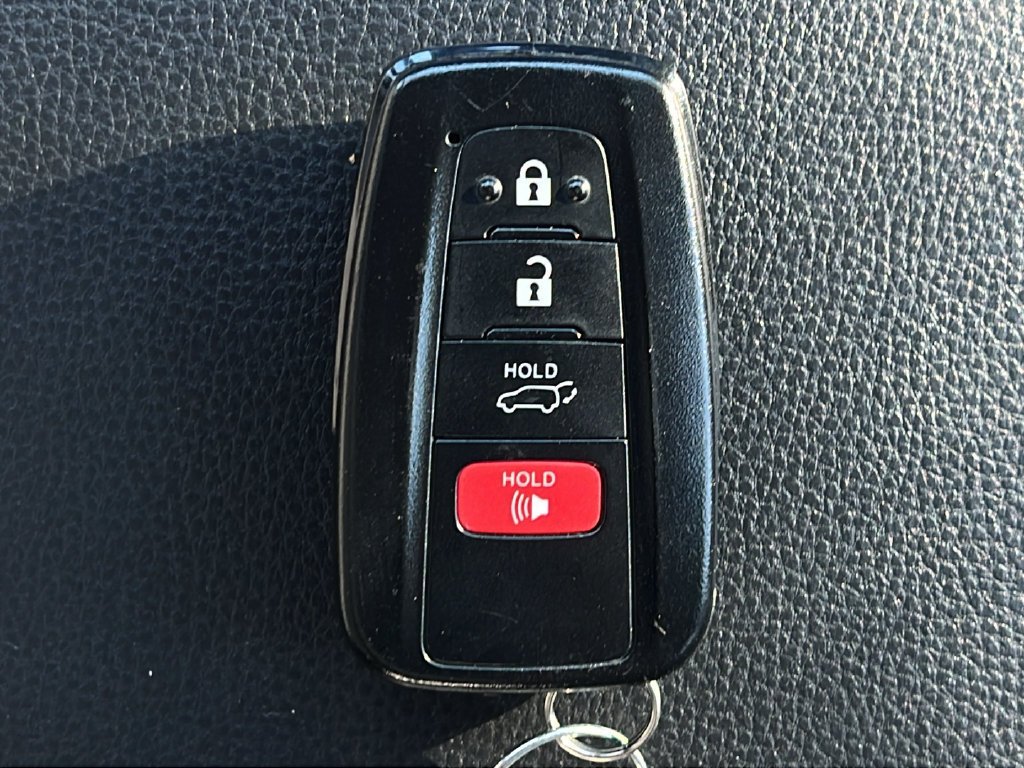 Used 2023 Wind Chill Pear Toyota Hybrid SE image 28