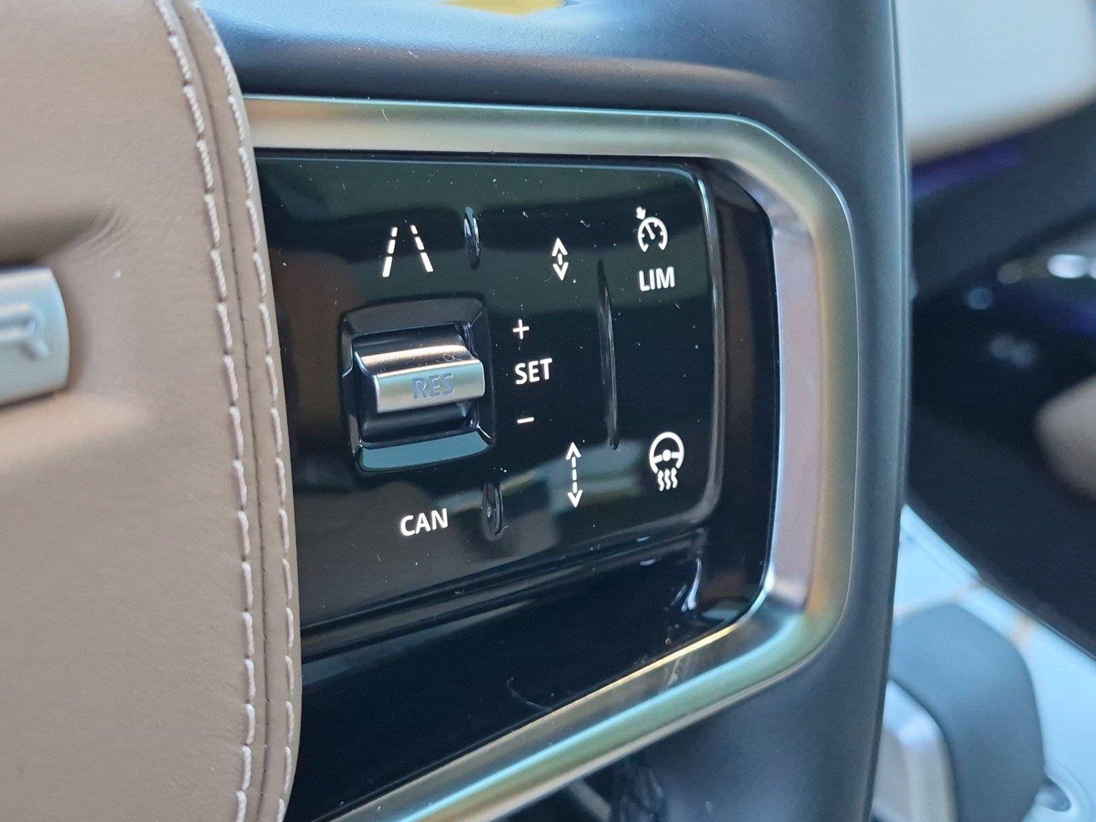 New 2027 Santorini Black Land Rover SE image 20