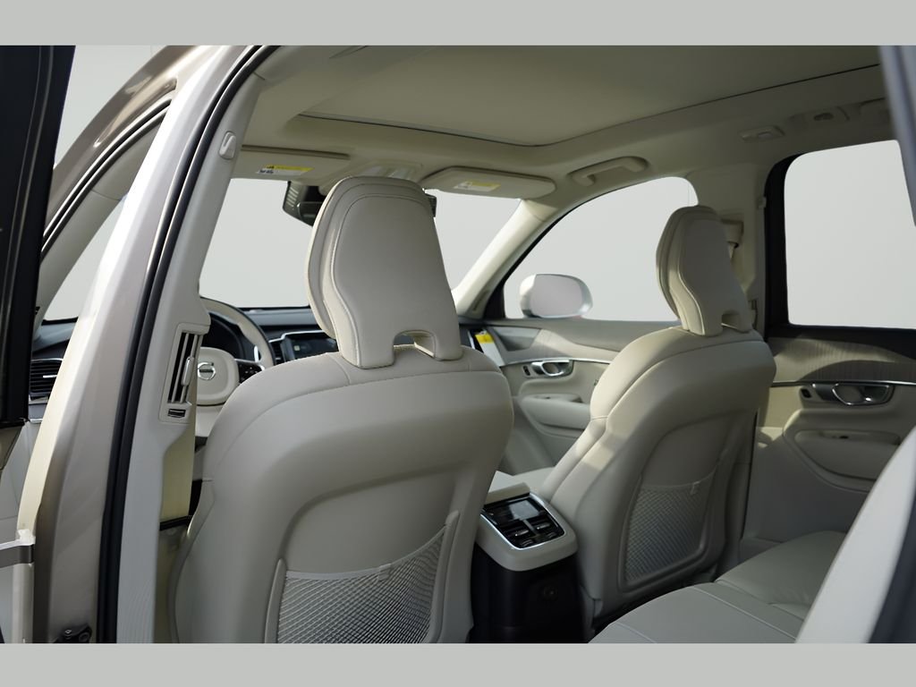 2025 Volvo XC90 Plus - Photo 20