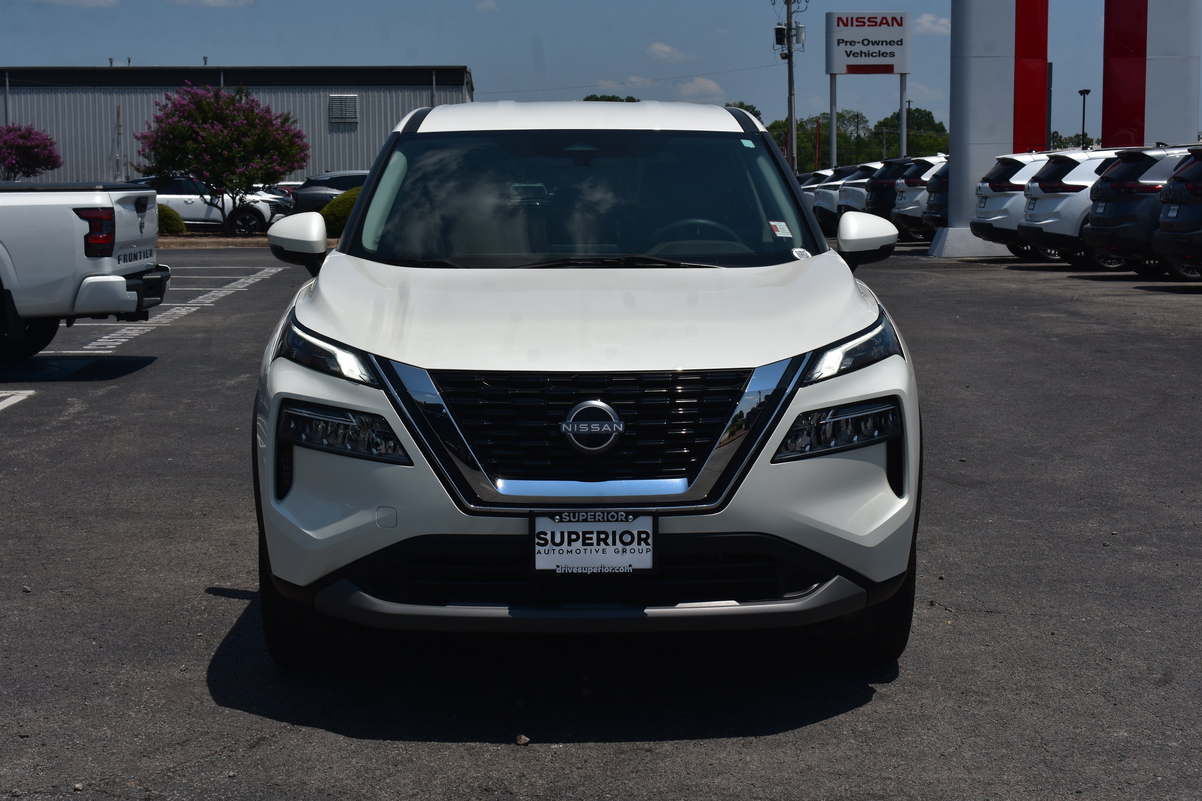 Used 2023 Pearl White Tricoat Nissan SV image 2