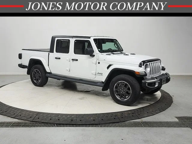 2022 Jeep Gladiator Overland's photo