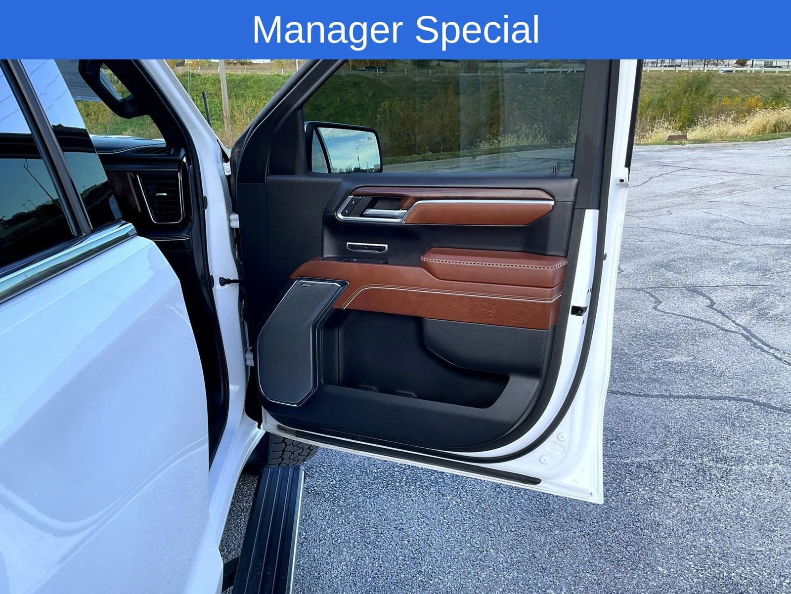 Used 2024 White GMC Denali Ultimate image 17