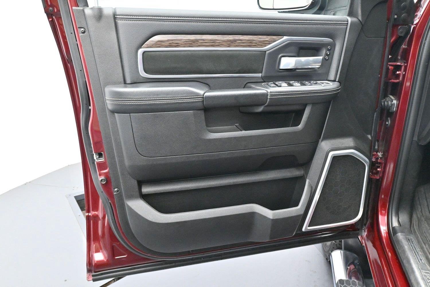 Used 2021 Delmonico Red Pearlcoat Ram Laramie image 9