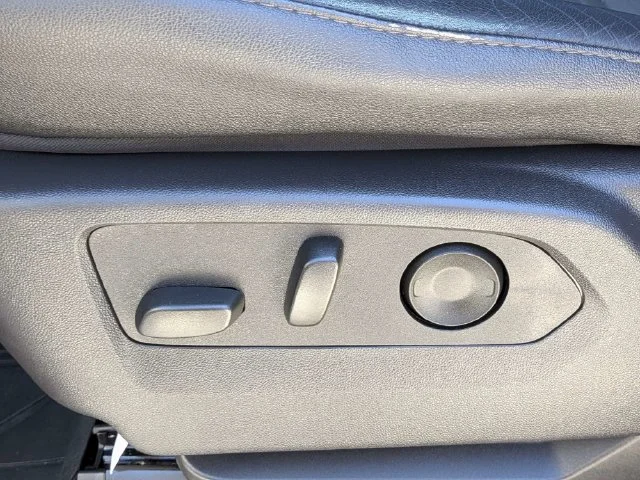 Used 2025 Gray Chevrolet ZR2 image 20