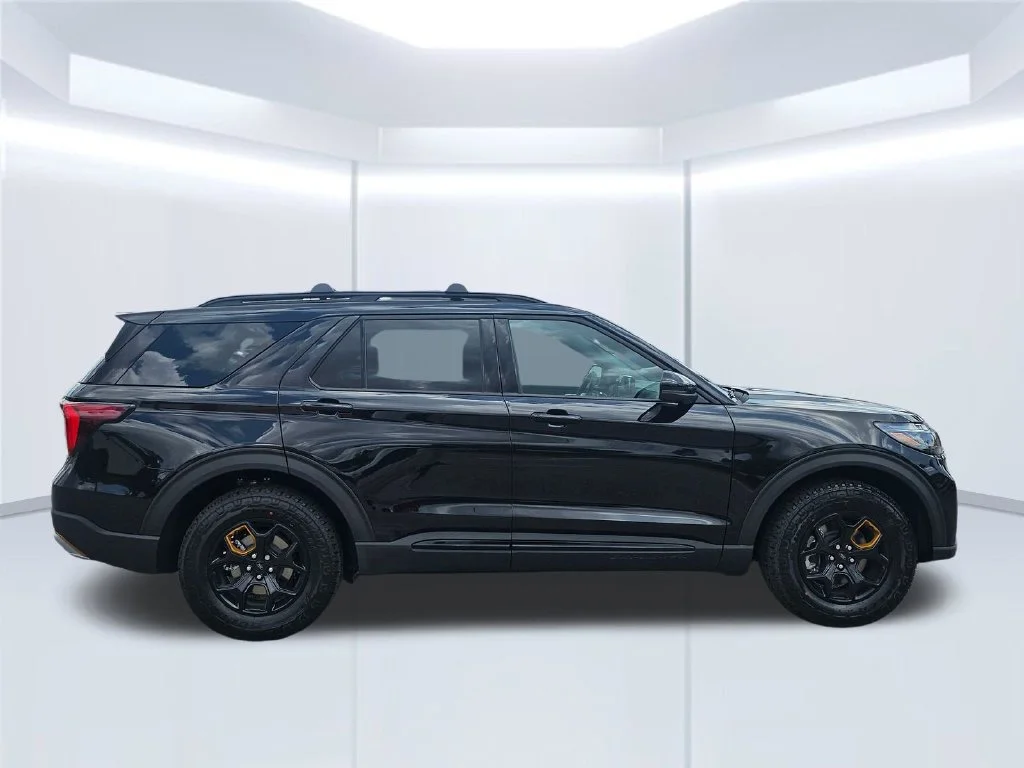 New 2026 Agate Black Metallic Ford Tremor® image 25