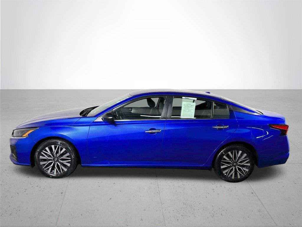 Used 2025 Bluestone Nissan 2.5 SV image 9