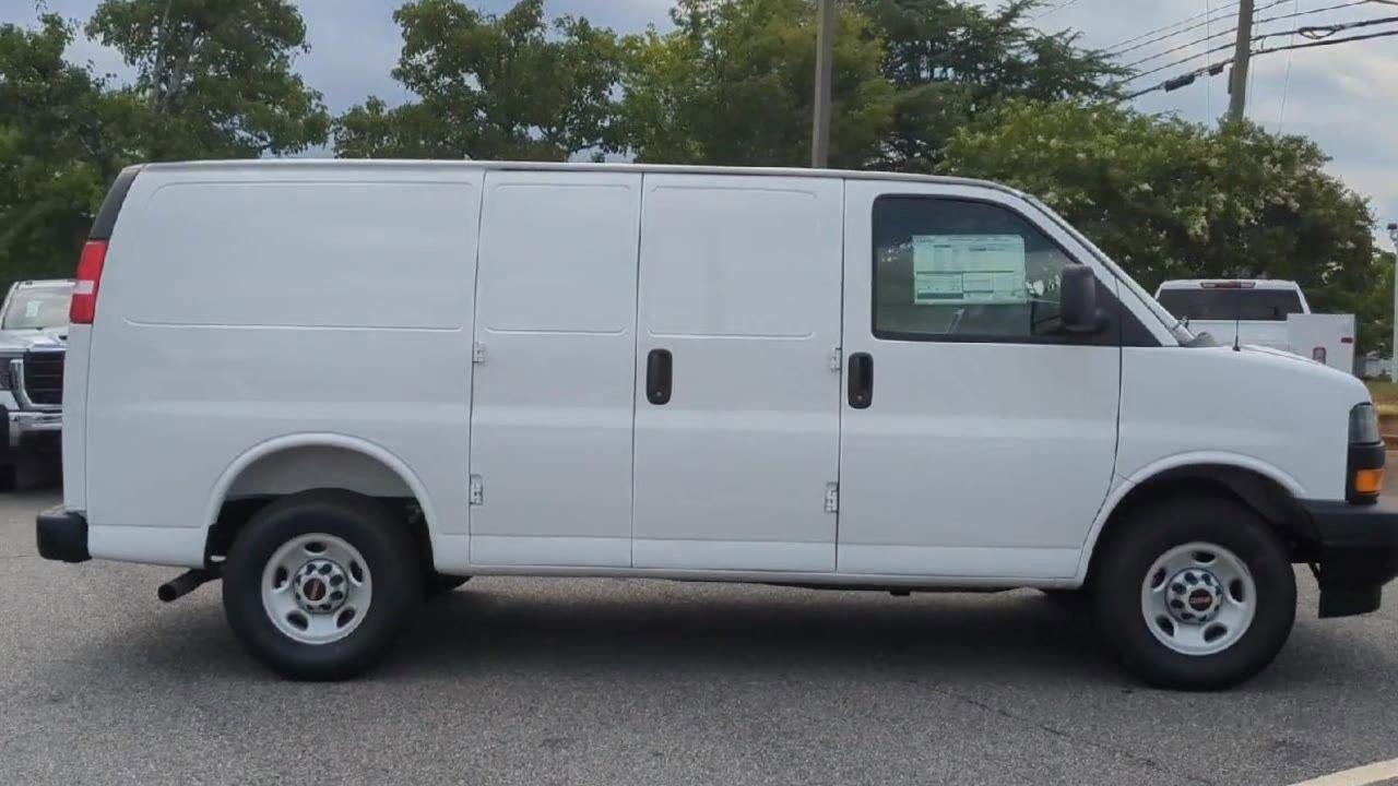 2025 GMC Savana Cargo Work Van - Photo 9