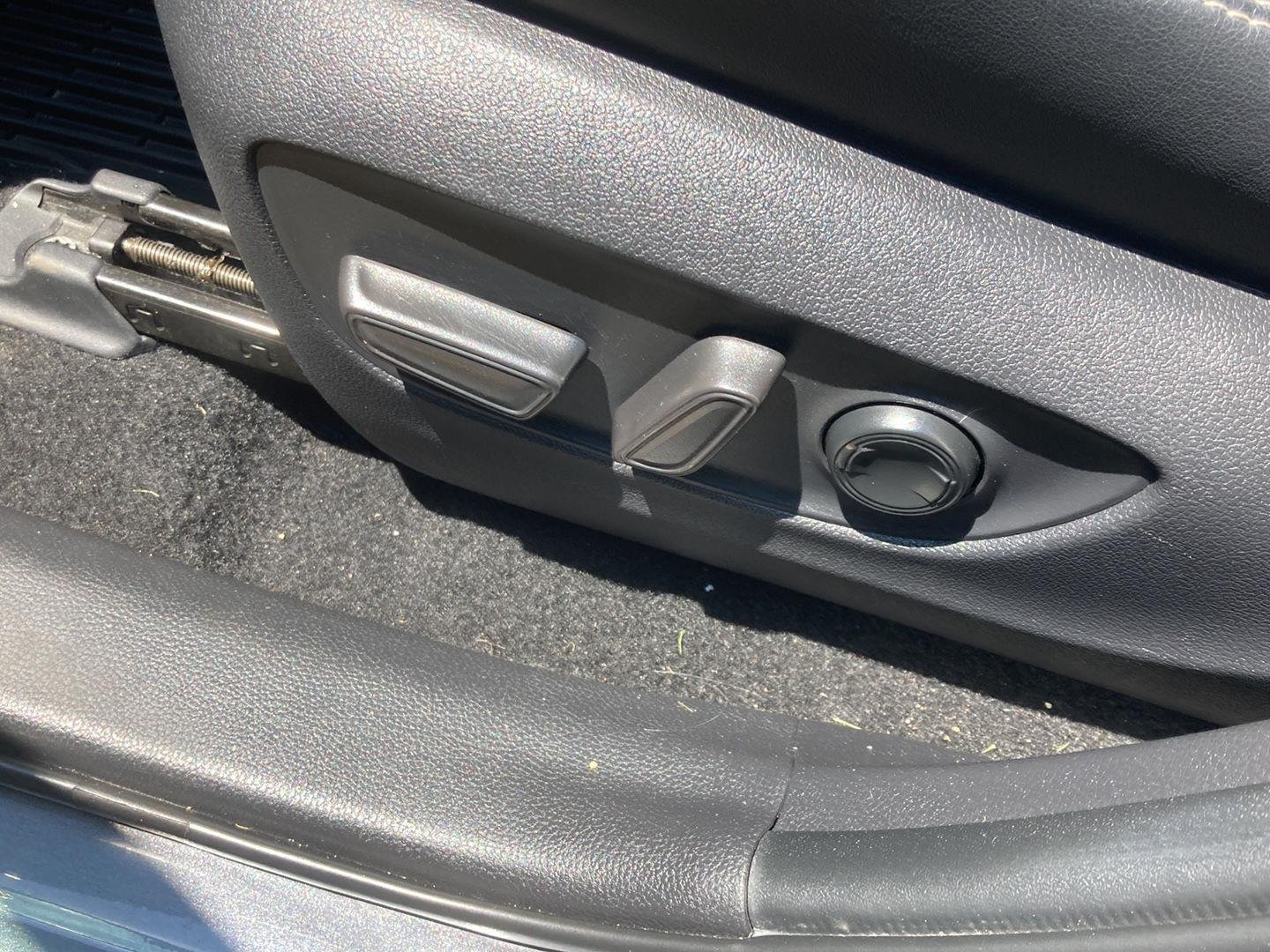 Used 2022 Magnetic Gray Metallic Toyota XLE Premium image 13