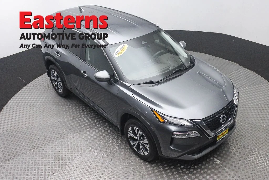 Used 2023 Gray Nissan SV image 3