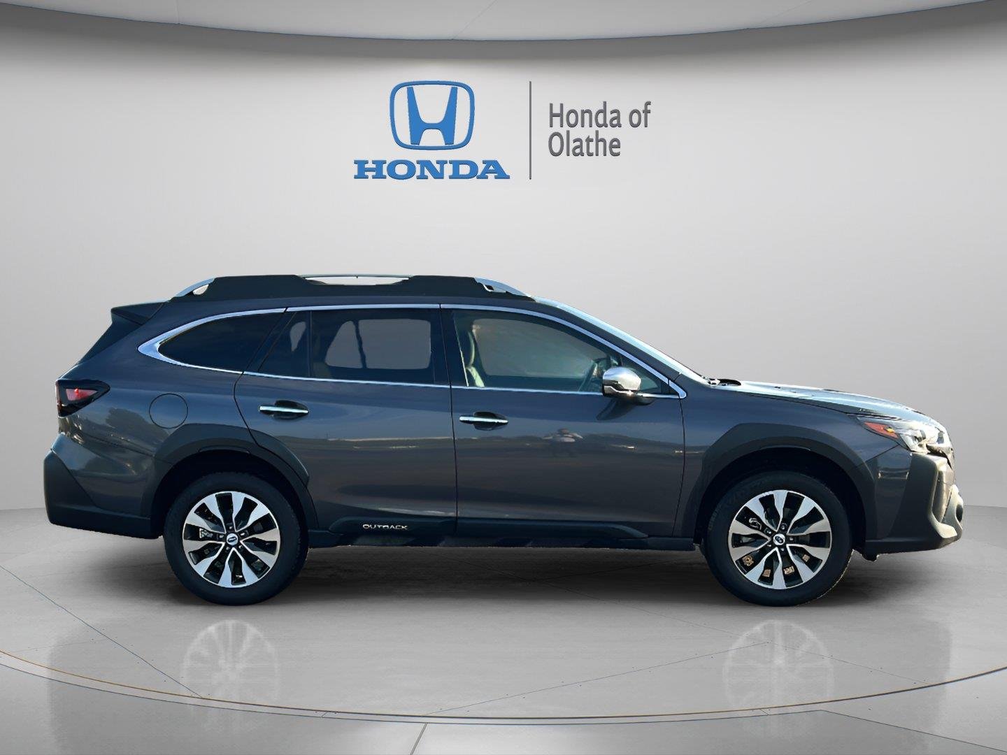 Used 2025 Subaru Outback Touring with VIN 4S4BTAPCXS3127230 for sale in Kansas City