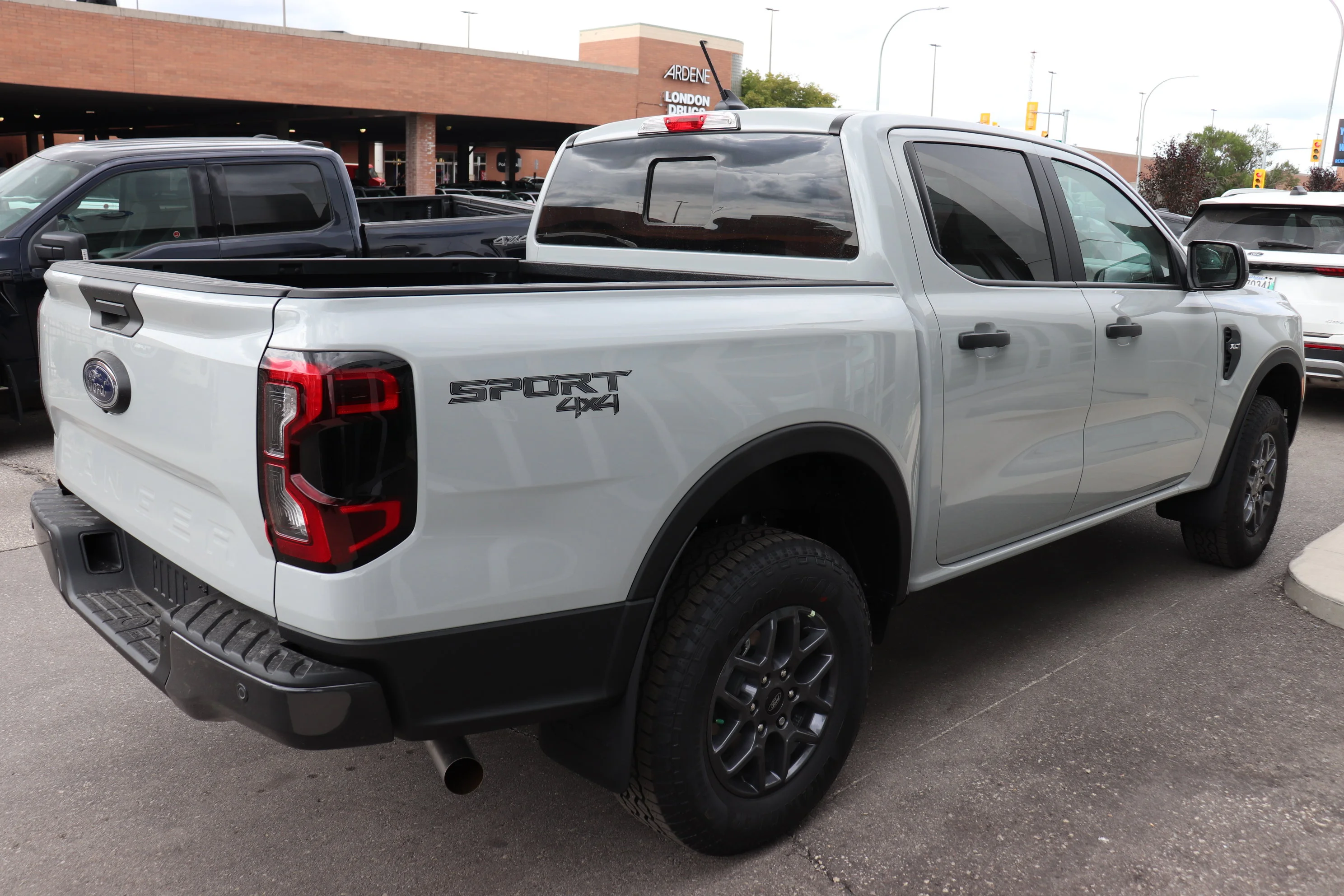 New 2026 AVALANCHE Ford XLT image 3
