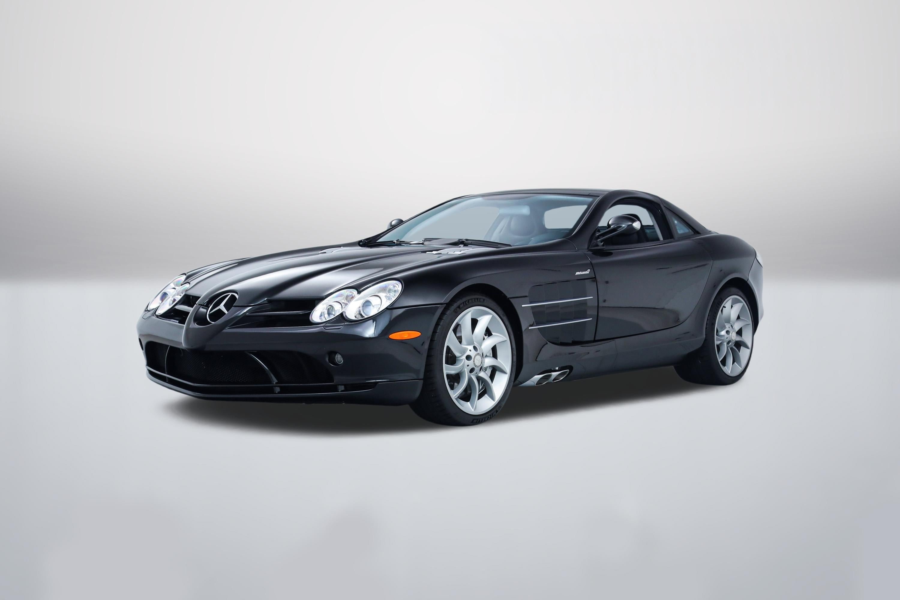 Used 2006 Black Mercedes-Benz  image 1
