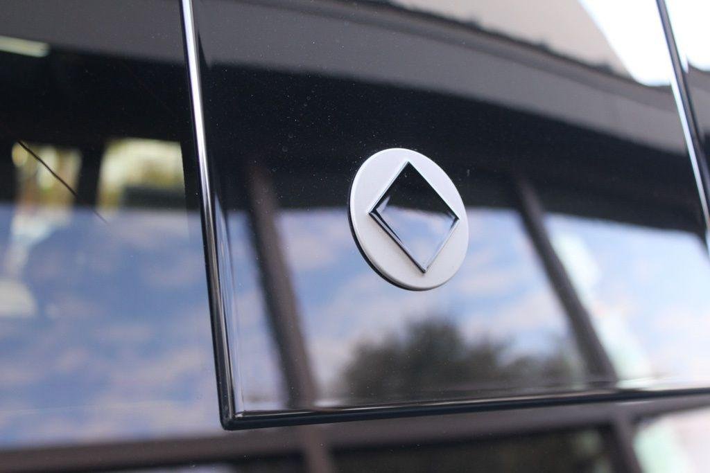 2026 Land Rover Defender OCTA - Photo 9