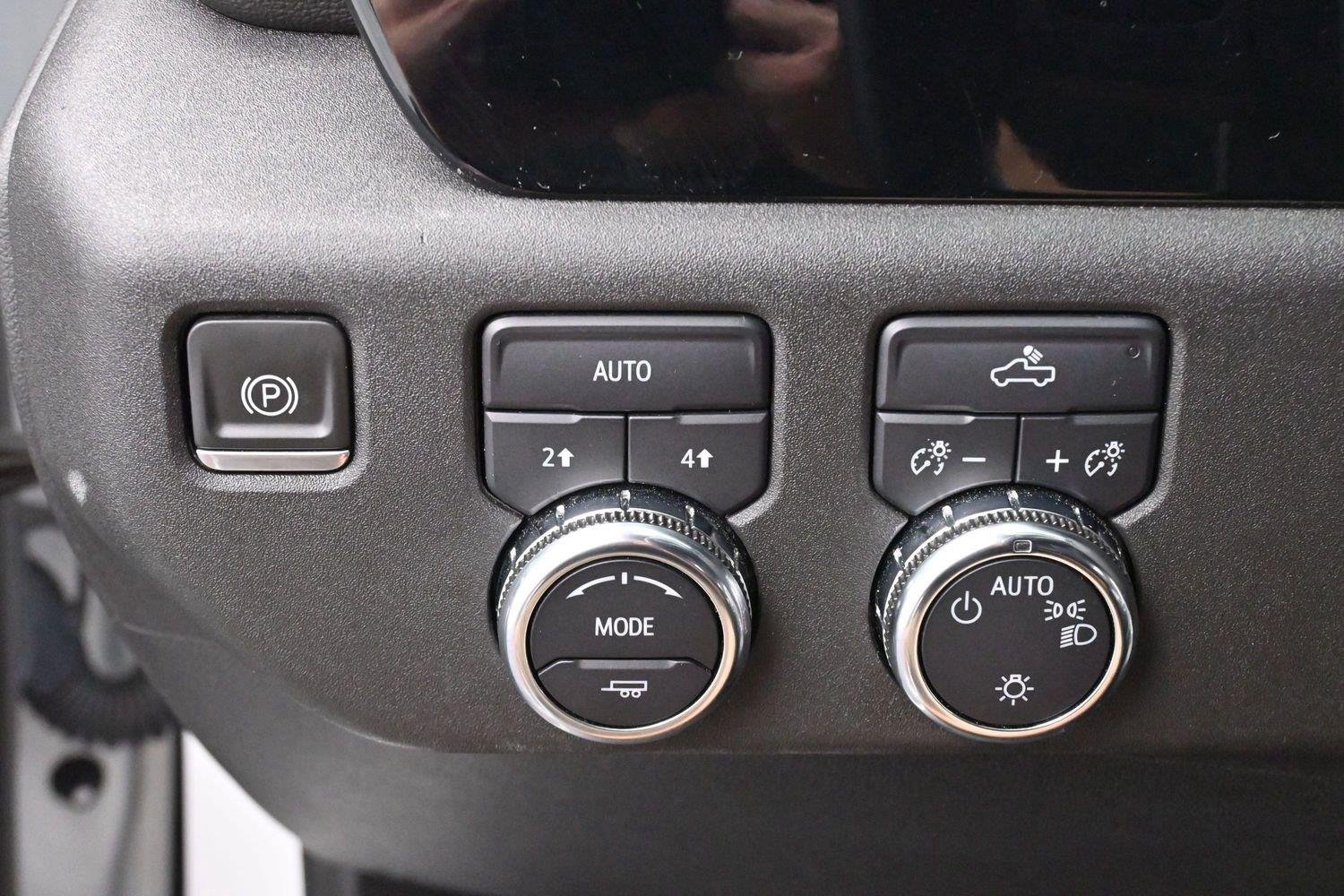Used 2024 Summit White GMC SLE image 26