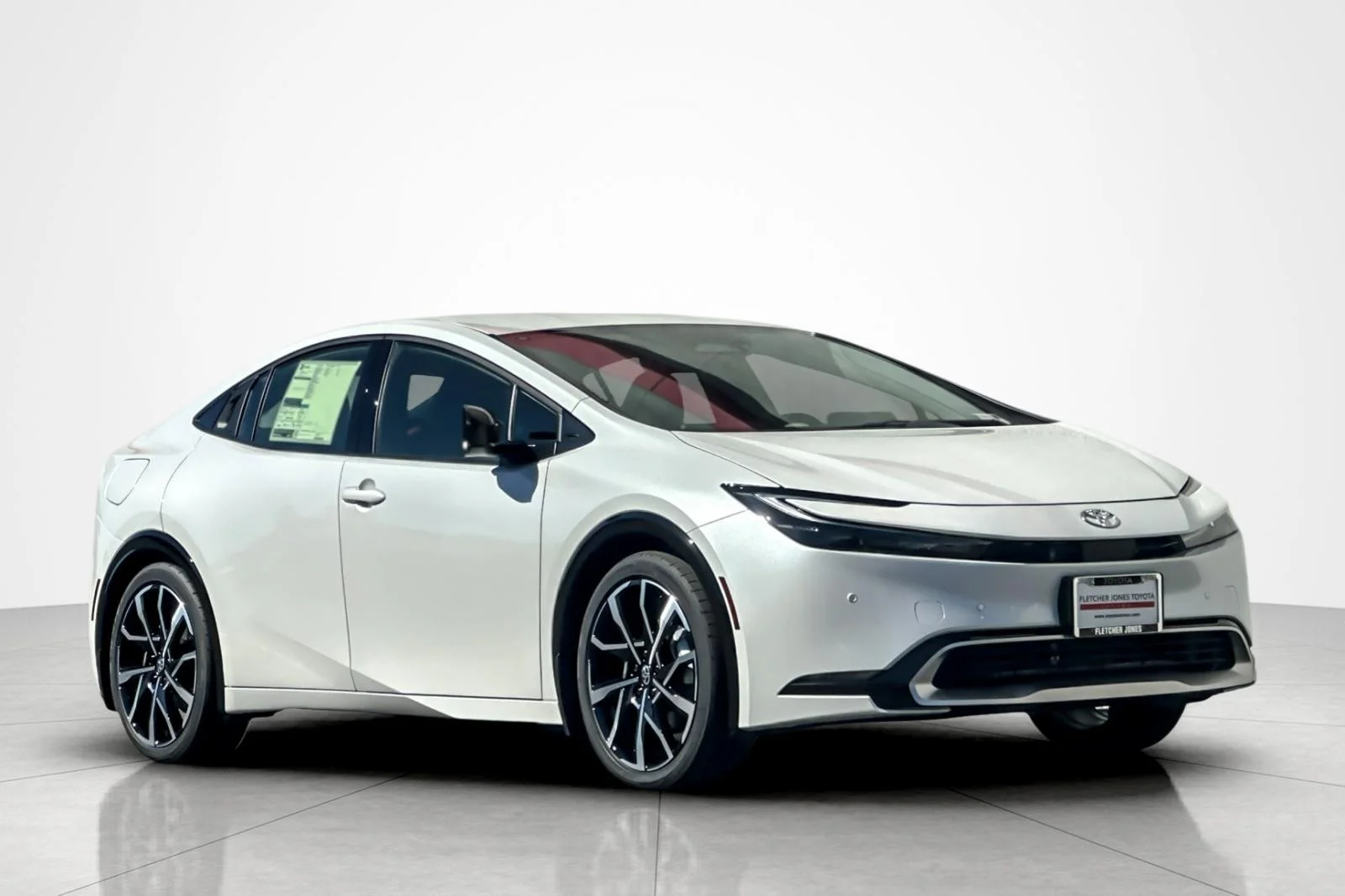 New 2027 Wind Chill Pearl <sup>1</sup> Toyota  XSE image 7