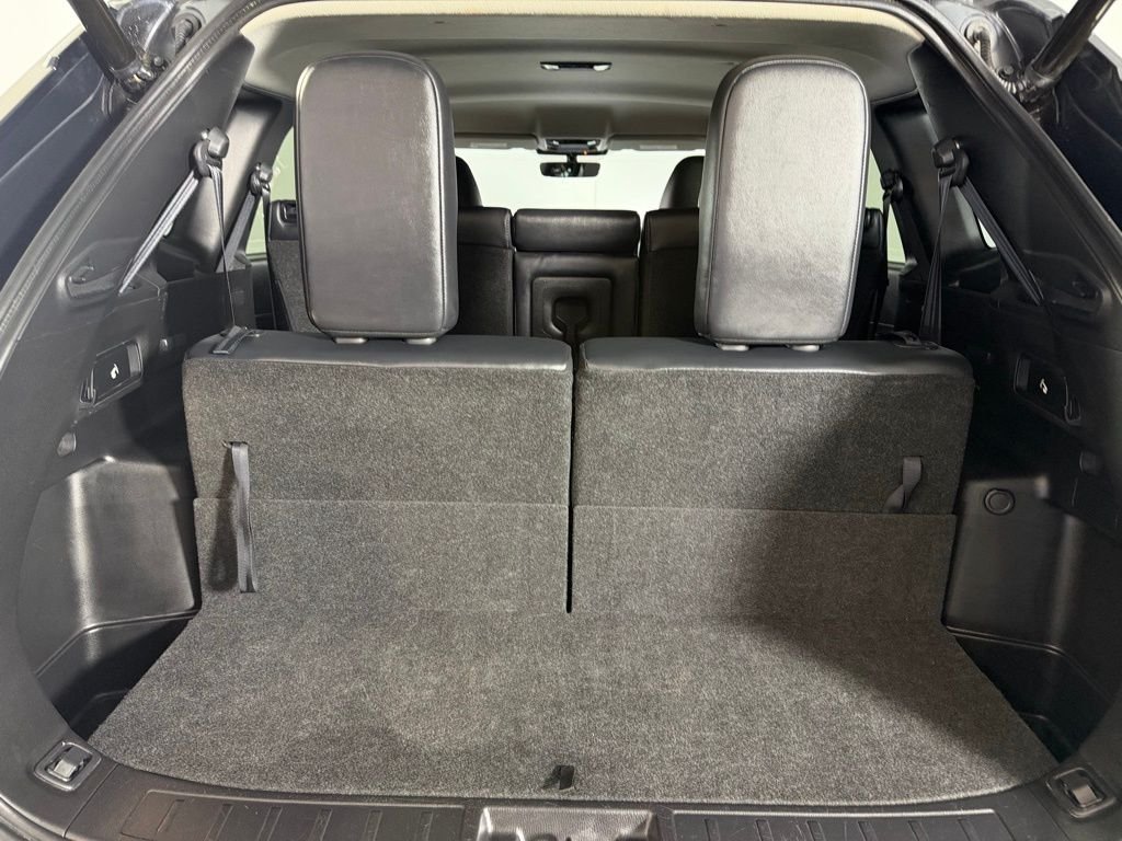 Certified Used 2025 Gray Mitsubishi SE image 37