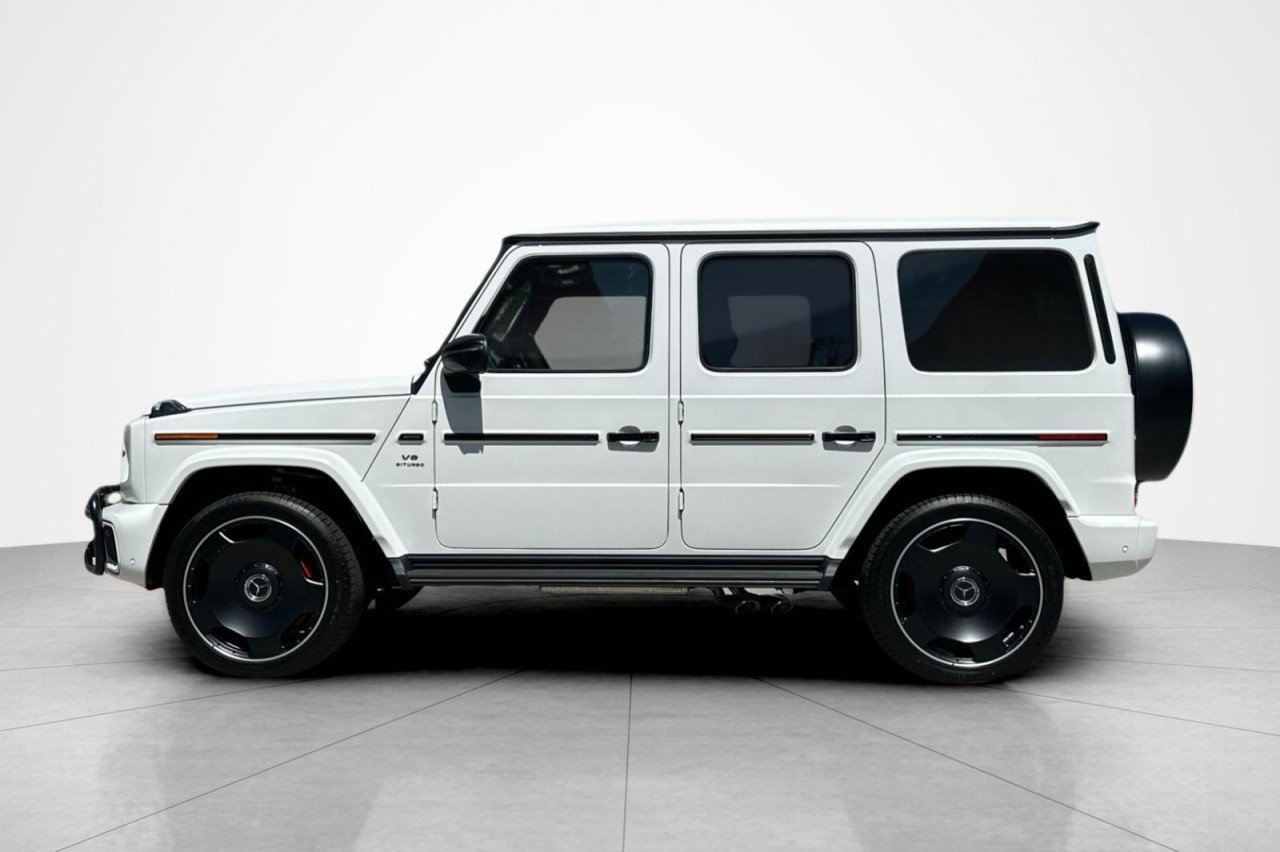 New 2026 MANUFAKTUR Moonlight White Magno Mercedes-Benz AMG® G 63 SUV image 2