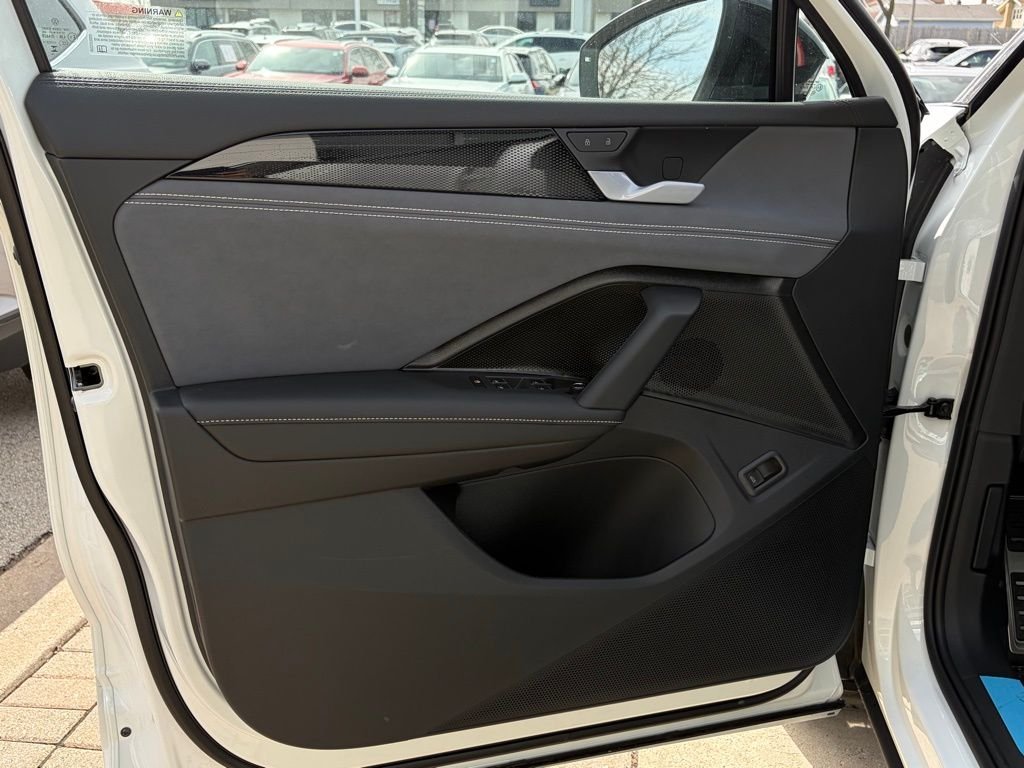 New 2026 Opal White W/Deep Black Roof Volkswagen 2.0T SE R-Line Black image 13
