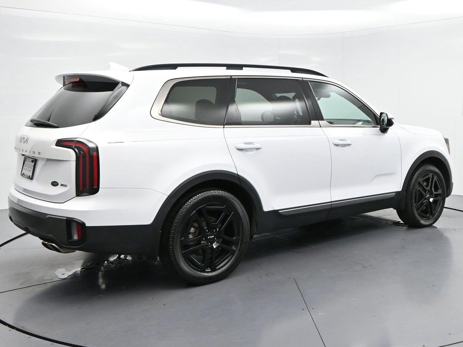 Used 2023 Glacial White Pearl Kia SX X-Line image 7