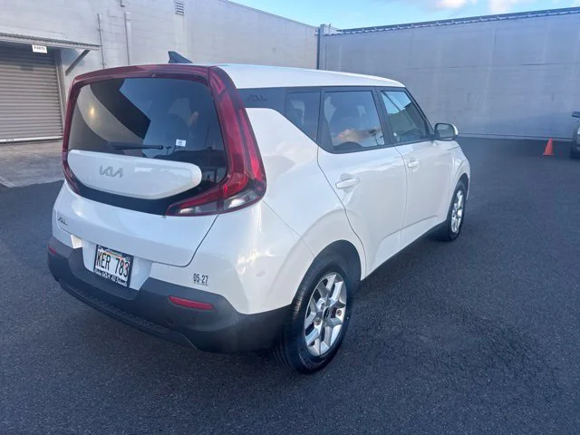 Used 2022 White Kia LX image 5