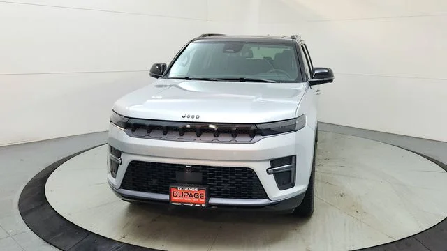 New 2026 Silver-Zynith Exterior Paint Jeep Summit Reserve image 2
