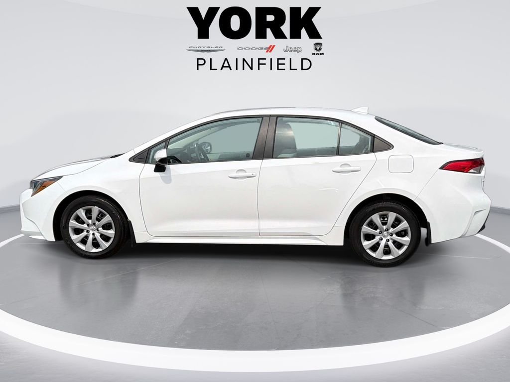 Used 2025 White Toyota LE image 8