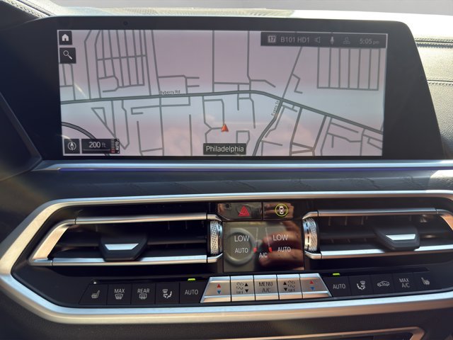 Used 2022 Arctic Grey Metallic BMW M50i image 16