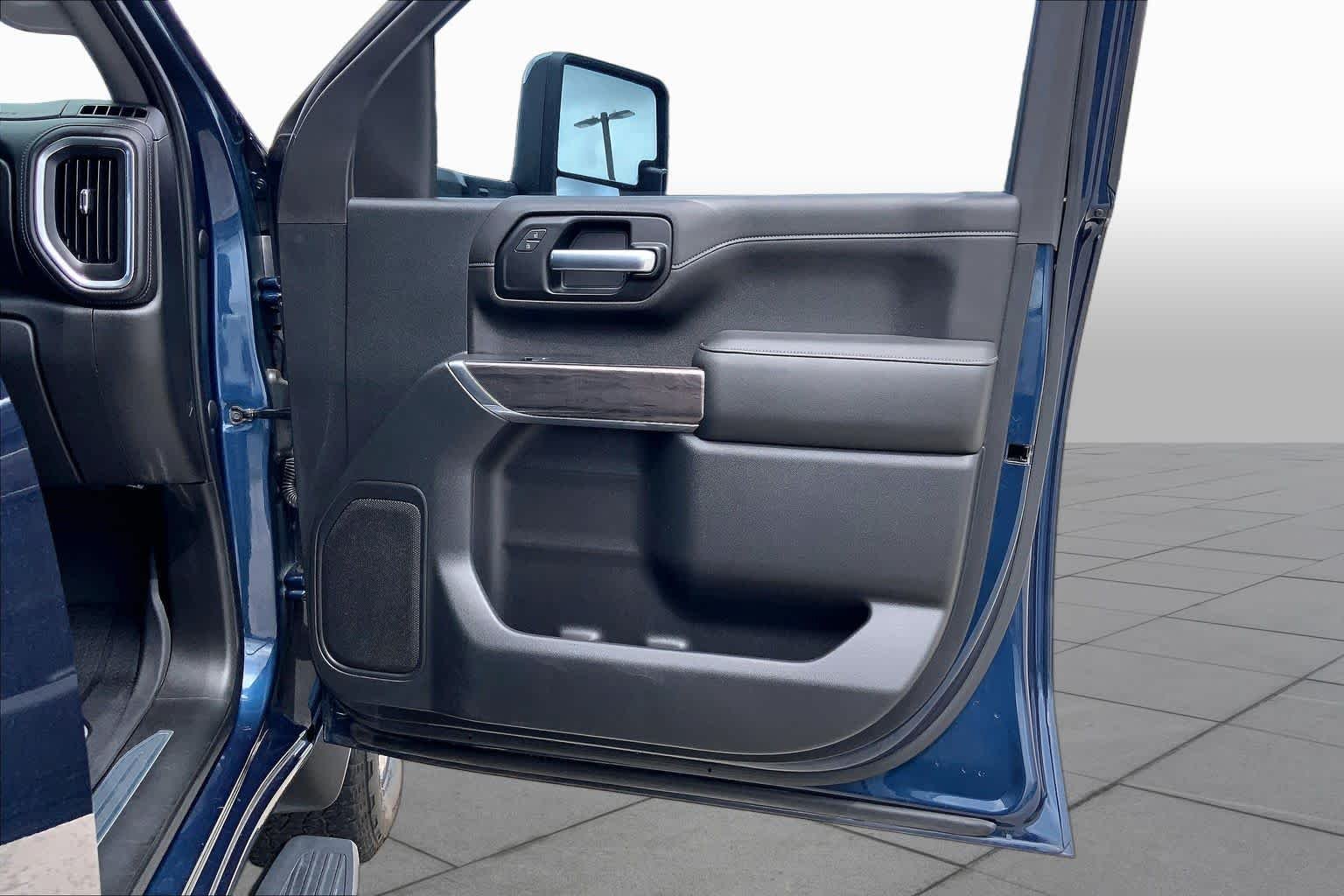 Used 2020 Northsky Blue Metallic Chevrolet LTZ image 43