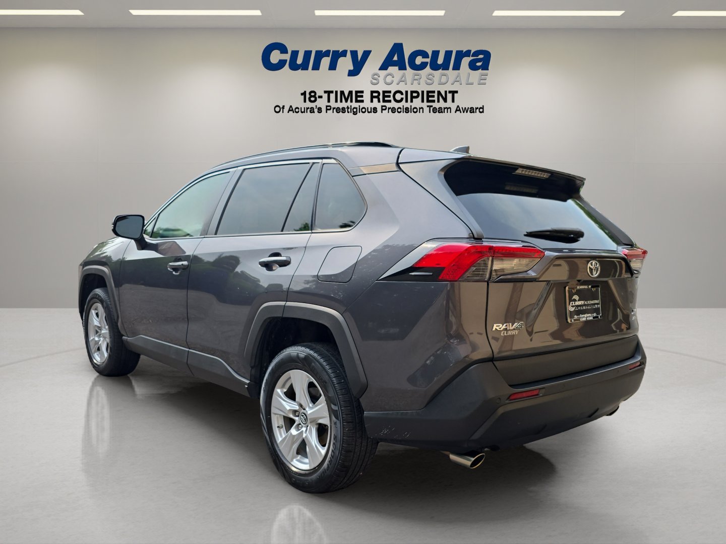 Used 2019 Gray Toyota XLE AWD image 3