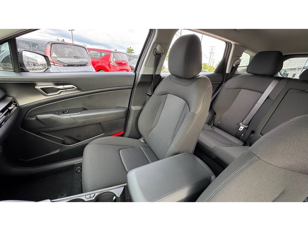 2026 Kia Sportage Hybrid LX photo 4