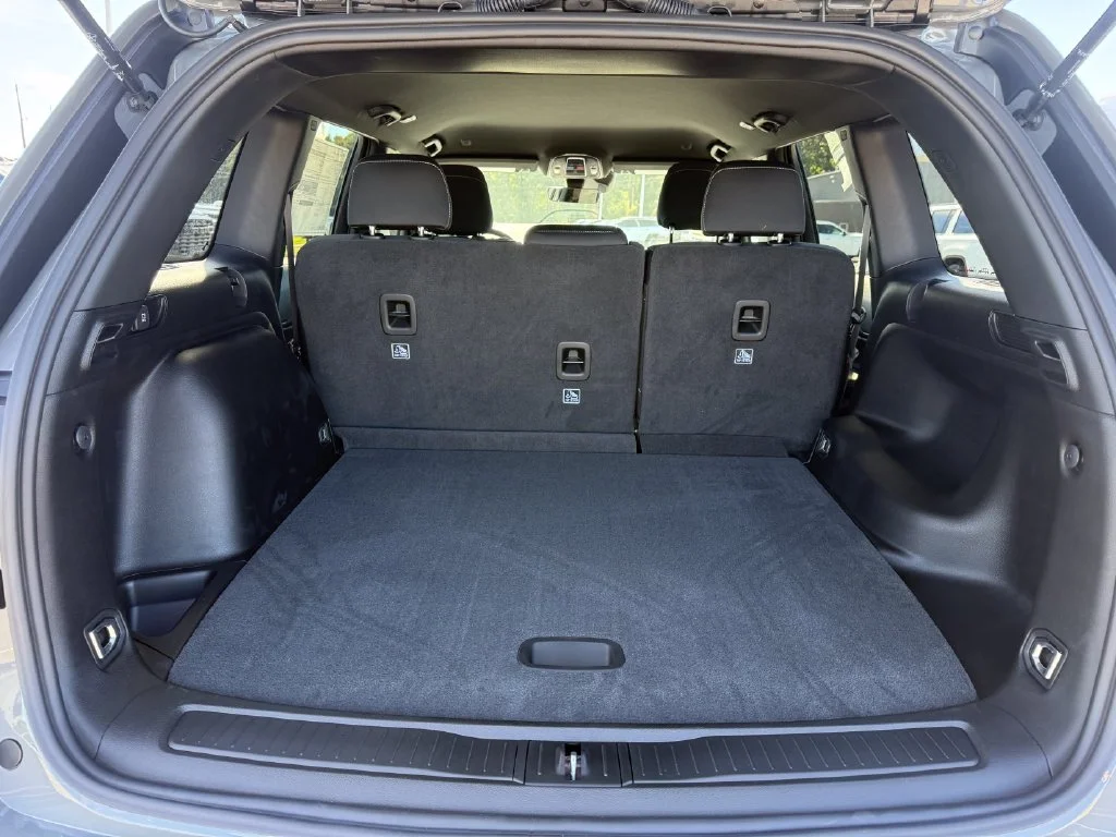 New 2027 Sting-Gray Clear-Coat Paint Jeep Laredo image 22
