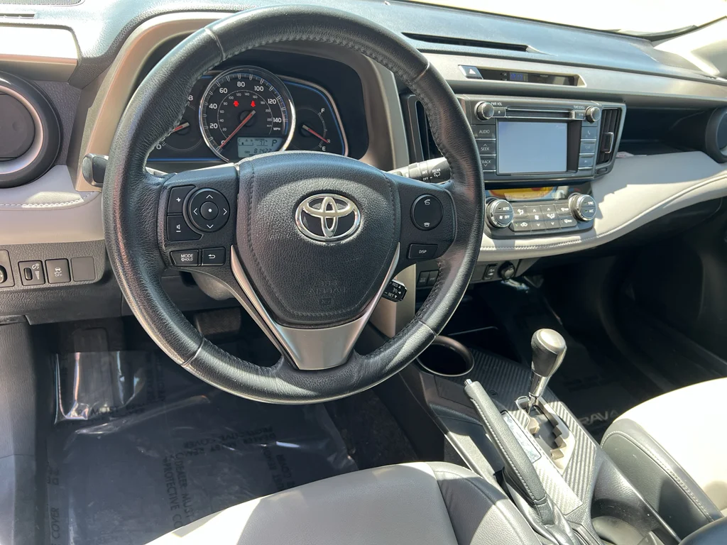 Used 2013 Blizzard Pearl Toyota Limited image 13