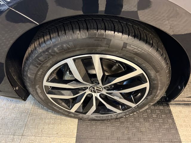 New 2026 Black Volkswagen 1.5T SE image 8