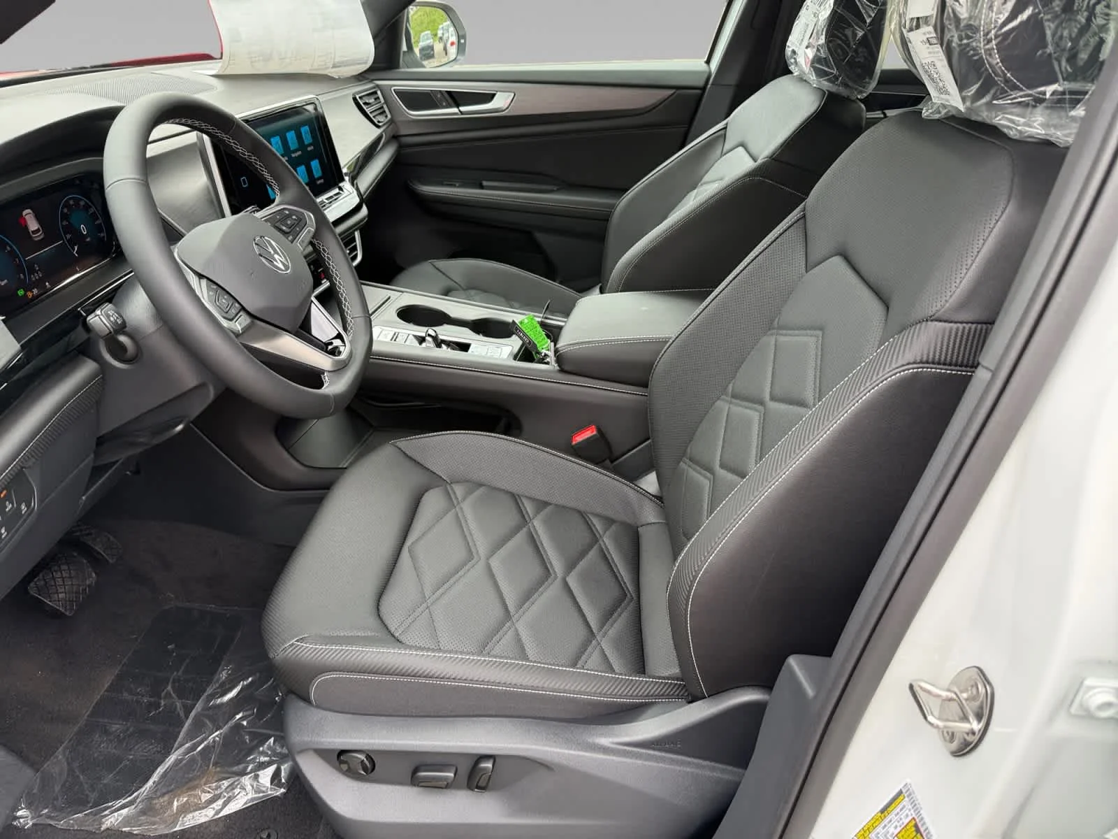 New 2026 Opal White Pearl Volkswagen 2.0T SE image 11