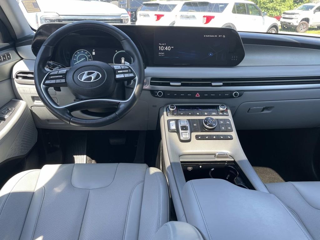 Used 2025 White Hyundai SEL Premium image 13