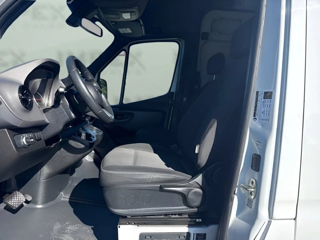 Used 2025 White Mercedes-Benz Cargo 170 WB image 9