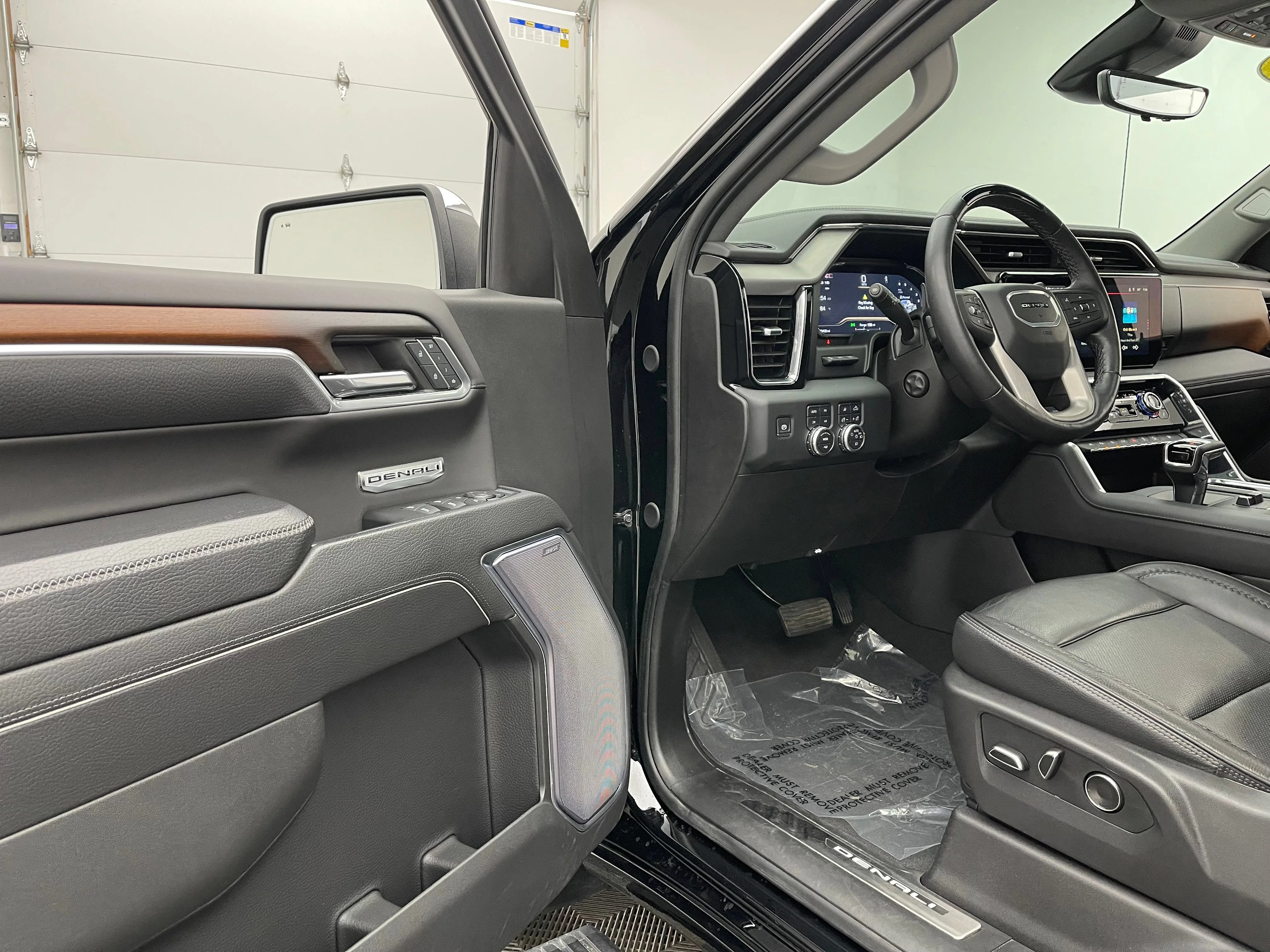 Used 2024 Onyx Black GMC Denali image 18