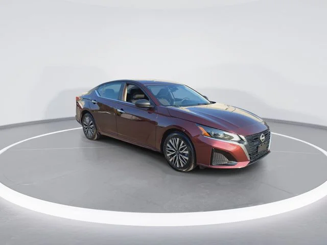 Used 2024 Red Nissan 2.5 SV image 2
