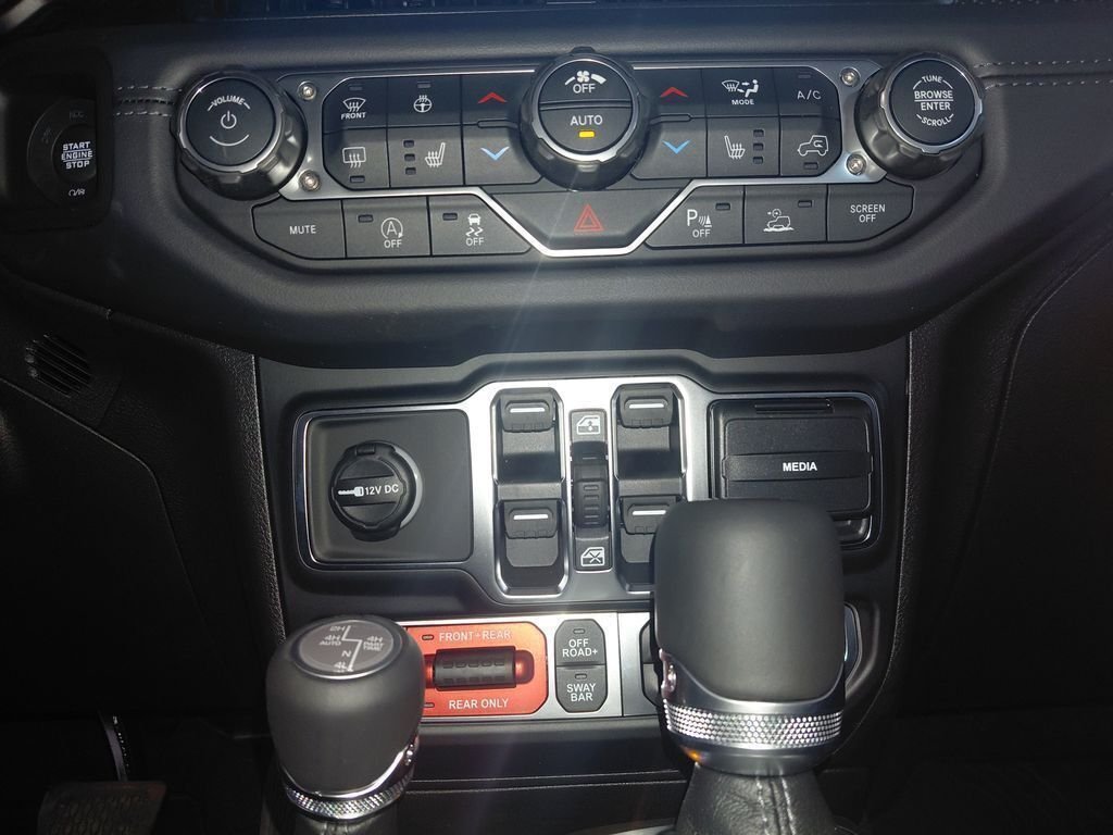 New 2026 Hydro Blue Pearlcoat Jeep Rubicon X image 23