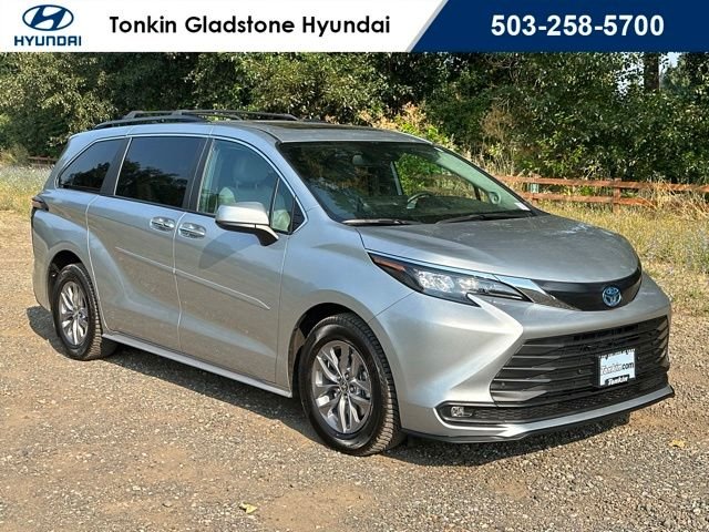 2025 Toyota Sienna XLE