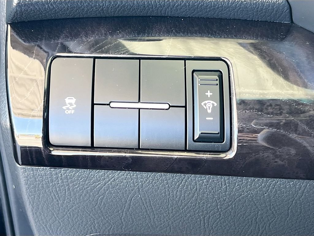 Used 2014 Ebony Black Kia LX image 10