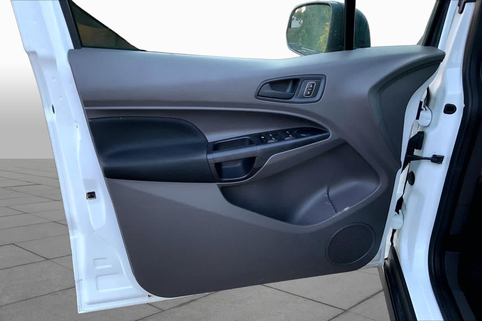 Used 2020 Frozen White Ford XL image 21