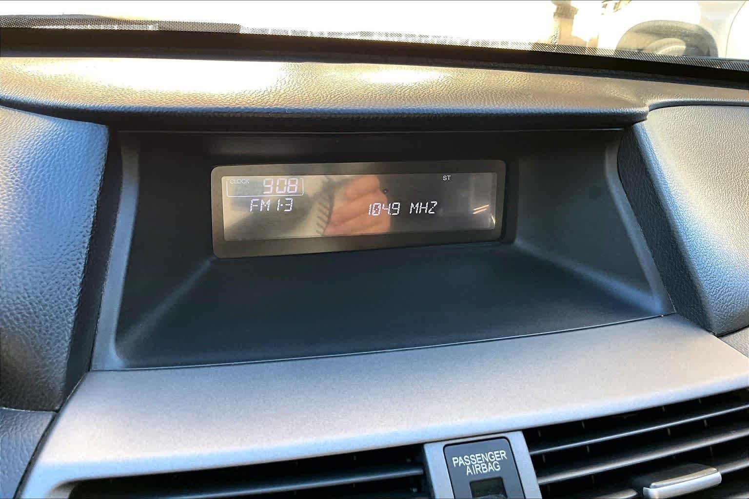 Used 2012 Alabaster Silver Metallic Honda SE image 25